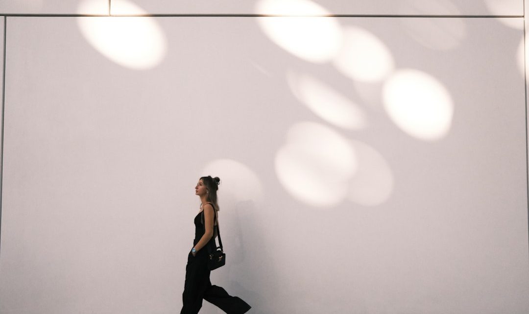 Mouvement quotidien minimal : protocole 20 minutes pour énergie et posture meilleure